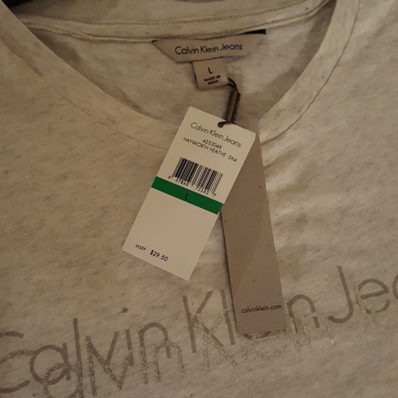 NWT Calvin Klein t-shirt - Picture 3 of 3